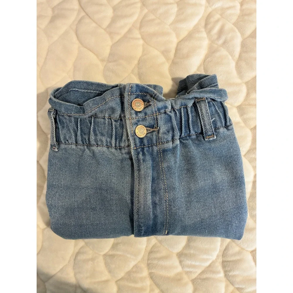 Hollister Mom Shorts‎ Ultra High-Rise Denim Cuffed Hem Light Wash Size 11 W30